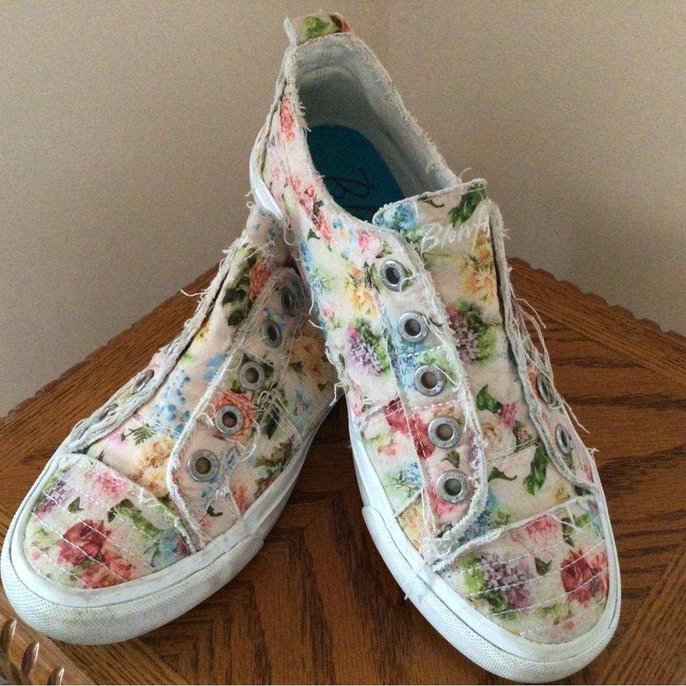 Canvas slip on sneakers